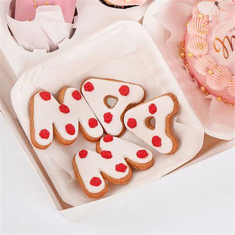 Online Mothers Day Treats Box T Delivery In Uae Fnp