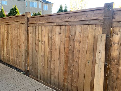 Explore Diverse Fence Styles | Friendly Giant Fences & Decks