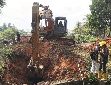 Perbaikan Jalan Amblas Di Tiban Batam Rampung Secepatnya Bisa Dilewati