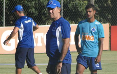 Sem Dagoberto e Bruno Rodrigo Cruzeiro treina finalizações na Toca II