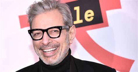 Jeff Goldblum Recreated His Shirtless Jurassic Park Scene For Fans