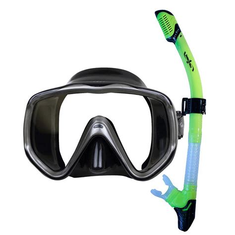 Mask and Snorkel - Belize Pro Dive Center