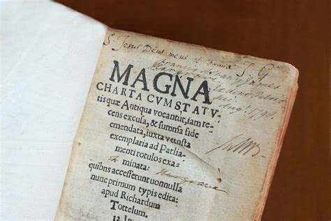 En la Biblioteca del Externado tenemos la edición de 1556 de la Carta