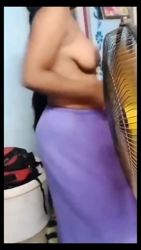 Tamil Item Vachila Periya Molai Morattu Suthu Thevidiya Slut Mommy