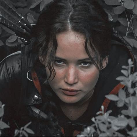 𝘬𝘢𝘵𝘯𝘪𝘴𝘴 彡 𝘵𝘩𝘨 ╰┈ ˋˏ 𝐵𝑋𝑊𝐼𝐷𝑂𝑊 ˎˊ ⌖ ━━━━━ ⌖ Hunger Games Katniss