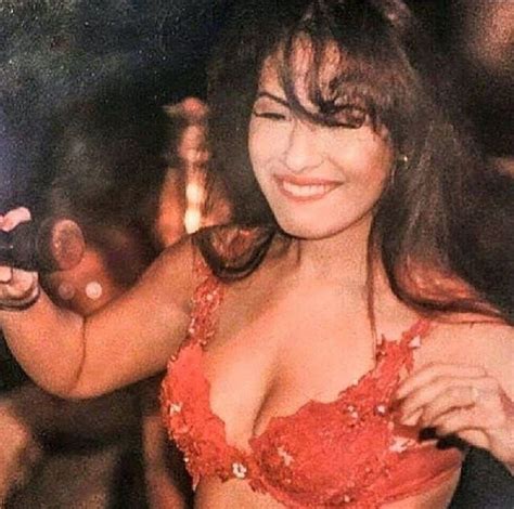 𝑆𝑒𝑙𝑒𝑛𝑎 𝑦 𝑙𝑜𝑠 𝑑𝑖𝑛𝑜𝑠 🍕 On Instagram “♥️🤩” Selena Quintanilla Selena Selena Quintanilla Perez