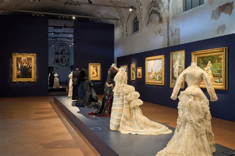 Forlì la grande mostra su arte e moda ai Musei San Domenico riapre le