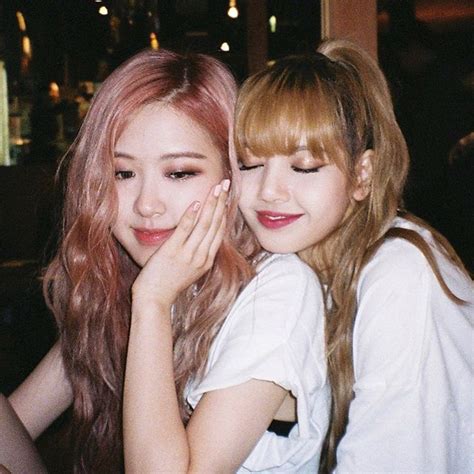 BlΛƆkpiИk 블랙핑크 🇰🇷🇹🇭 Blackpinks • Fotos Y Videos De Instagram Black