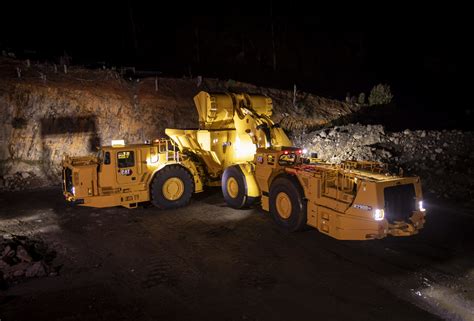 Caterpillar Dump Truck