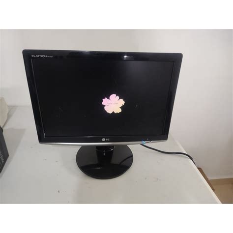 Monitor Polegadas Lg Wide Acompanha Os Cabos Funcionando