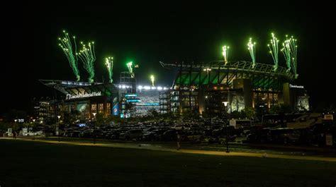 Verizon Opens Cashierless Shops At Nfl Stadium Using G Tech