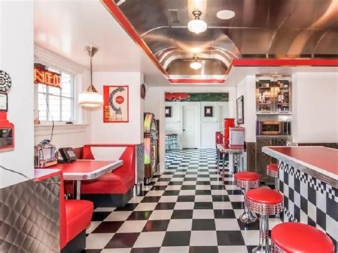 A Complete 1950s Diner In The Basement Back In The Day Retro