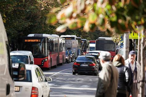 Zbog Zadušnica više vozila u javnom gradskom prevozu Blic