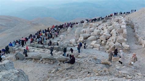 Nemrut Da Na Yerli Ve Yabanc Turist Ak M G Lba G Ncel Haber