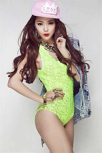Mai Phương Thúy bikini nóng bỏng áp đảo dàn mỹ nhân
