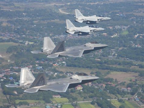 IMAGENS USAF implanta caças F 22 Raptor pela primeira vez nas Filipinas