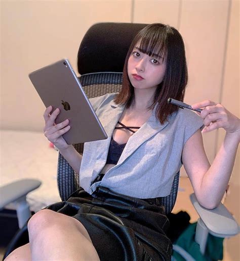 三嵜みさとさんのインスタグラム写真 三嵜みさとinstagram「working🖋 Miiramisato Fashion