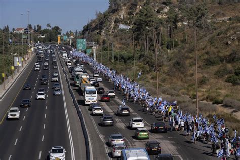 A Migliaia In Marcia Verso La Knesset Il Manifesto