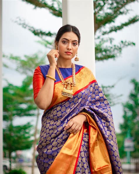 Pavithra Janani Beautiful Traditional Saree Photos