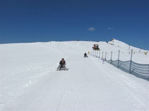 Switzerland-skiing - Pinay on Clogs