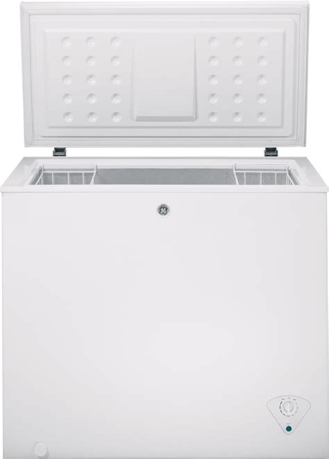 Ge Fcm7skww 7 0 Cu Ft Manual Defrost Chest Freezer With 2 Lift Out Sliding Storage Baskets