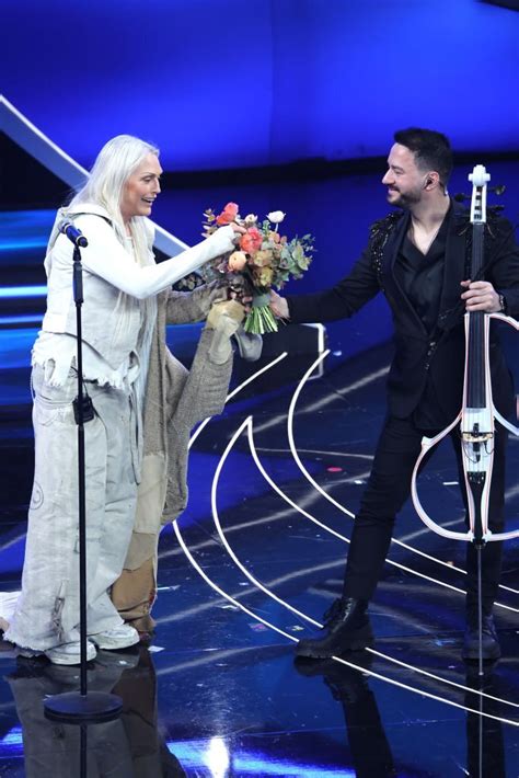 Dy Shqiptarët Anna Oxa Dhe Iljard Shaba Ndezin Skenën E Sanremo 2023