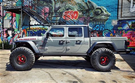 Husband Jt Gladiator And Wife Jl Builds 2020 Jeep Gladiator Jt News And Forum