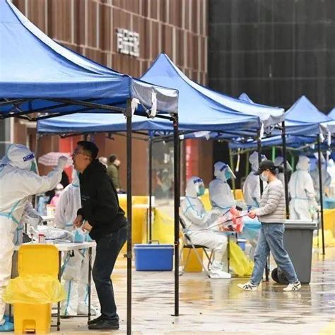 西宁：雨中核酸检测秩序井然 采样 西区 夏都