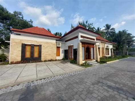 VILLA SIAP HUNI DI BOROBUDUR FULLY FURNISHED KAWASAN ARTIS TERNAMA