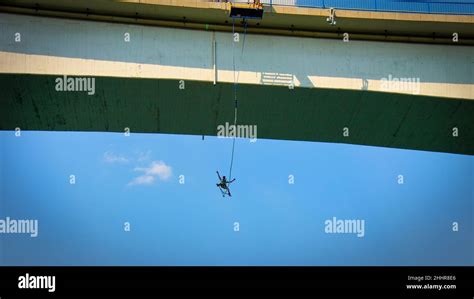 Bungee Jumping Stock Photo Alamy