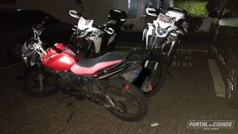 Jovem de 21 anos é preso pela PM por conduzir moto identificação