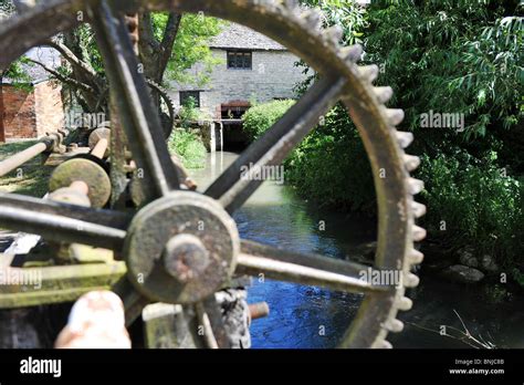 Cogg Wheel On Weir Control At Crawley Mill Industrial Estate Dry Lane