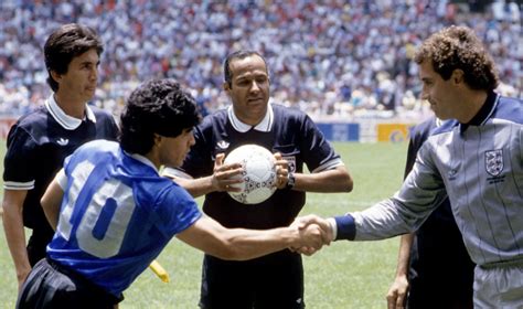 A Subasta El Balón Del Gol De La Mano De Dios De Maradona