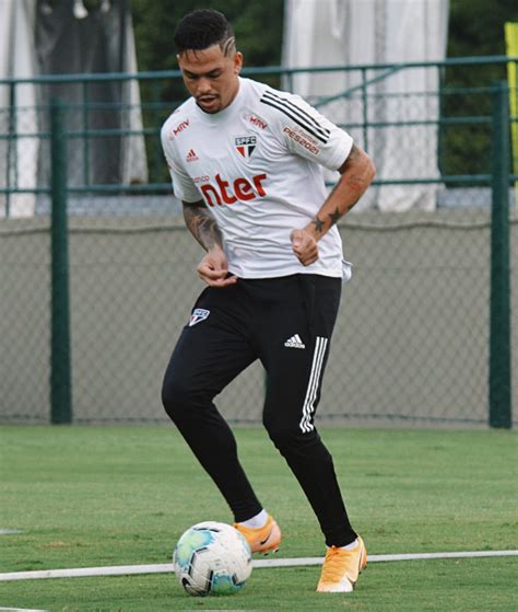 SPNet Luciano realiza parte do treino do São Paulo e segue como