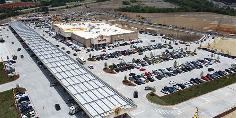 Texas famous Buc-ee's Gas Station - Swipe File