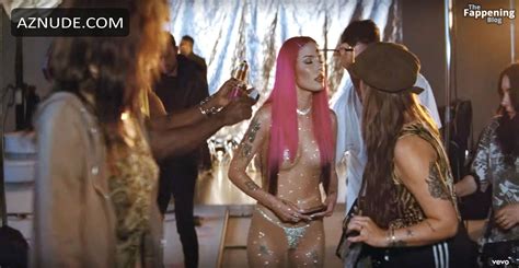 Halsey Sexy Seduces Her Hot Body In Her Lucky Music Video AZNude