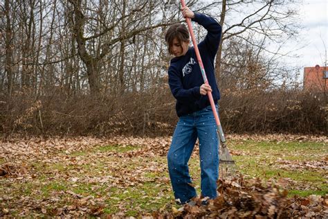 DVIDS - Images - Troop 240 POW Cemetery Cleanup [Image 5 of 5]