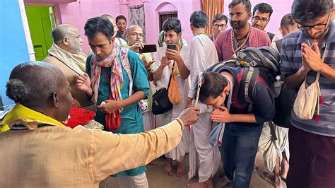 Srila Gurudeva Visit To Puri Srila Gurudeva Blessing The D Flickr