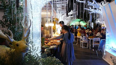 Fondo Comida Callejera Tailandesa En El Patio De Comidas Del Centro