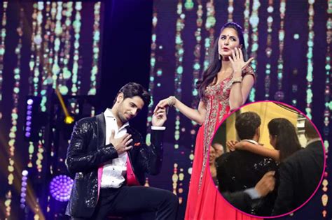 Awwsidharth Malhotra Carried Katrina Kaif Backstage In His Arms And