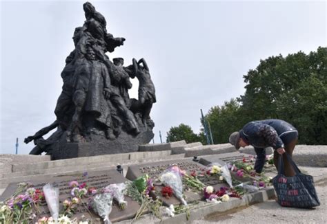 L Ukraine Comm More Les Ans Du Massacre De Babi Yar Le Point