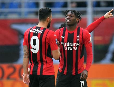 assistência de goleiro Milan vence Sampdoria e assume liderança do