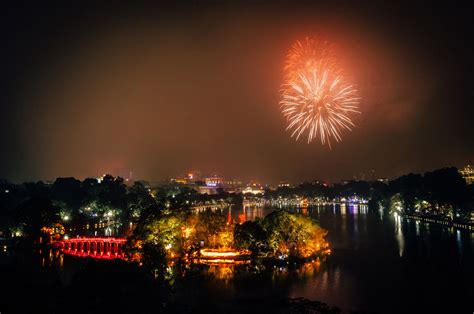 33-Tet-Fireworks-DSC_3975-AS - Exploring Ed