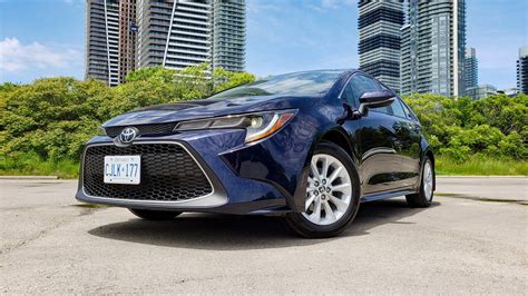 2020 Toyota Corolla XLE Review | AutoTrader.ca