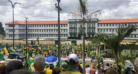 Bolsonaristas Seguem Fazendo Manifesta O Em Frente Ao Quartel Do