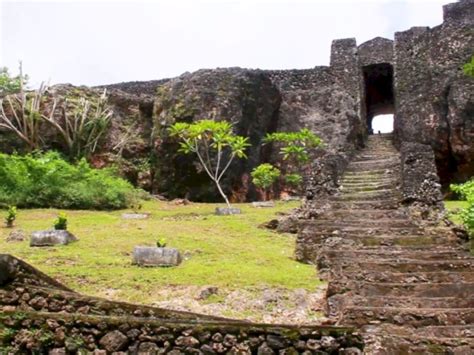 Benteng Keraton Buton Objek Wisata Bersejarah Bau Bau Indozoneid