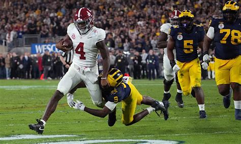 Sports world slams Alabama for last play call against Michigan