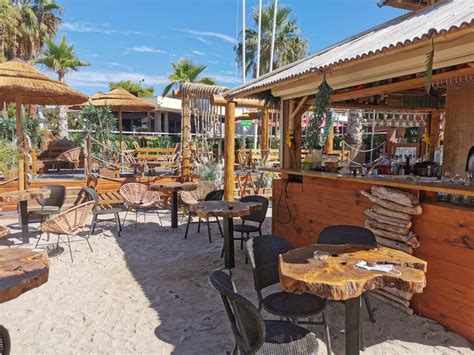 Manger Les Pieds Dans Le Sable Au Beach Club Saint Laurent