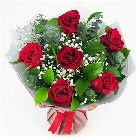 Online Romantic Red Roses Bouquet T Delivery In Uae Ferns N Petals