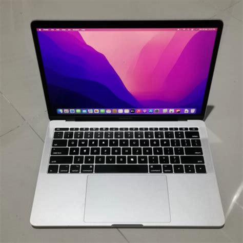 Macbook Pro 13 Inch 2017 Two Thunderbolt 3 Ports 16gb Ram 500b Ssd